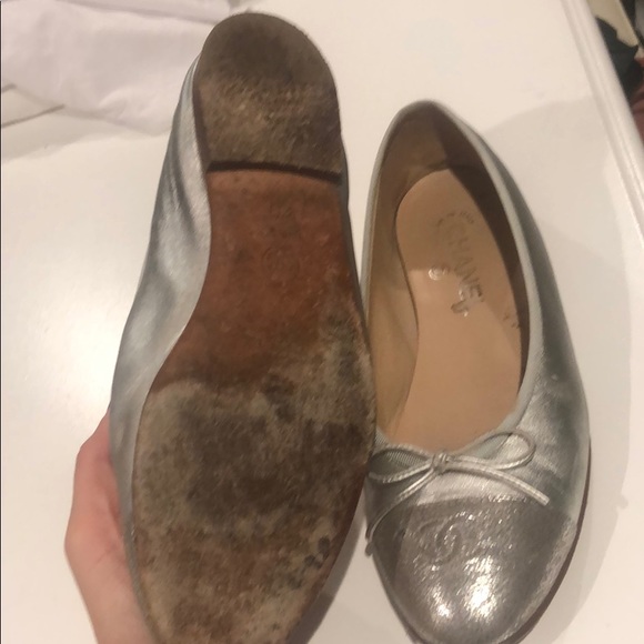 Chanel ballet flats in solver with box! - Picture 3 of 4